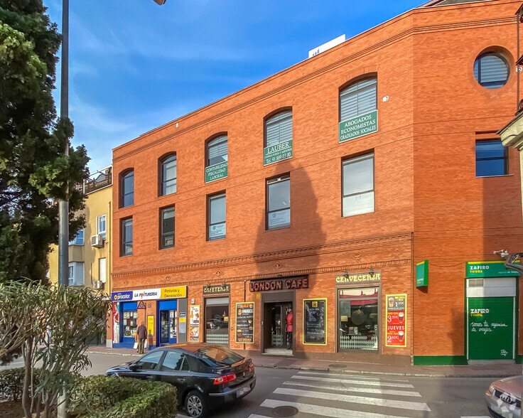 Retail in Alcalá de Henares, Madrid for lease - Primary Photo - Image 1 of 3