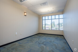 18840 SW Boones Ferry Rd, Tualatin, OR for lease Interior Photo- Image 2 of 2