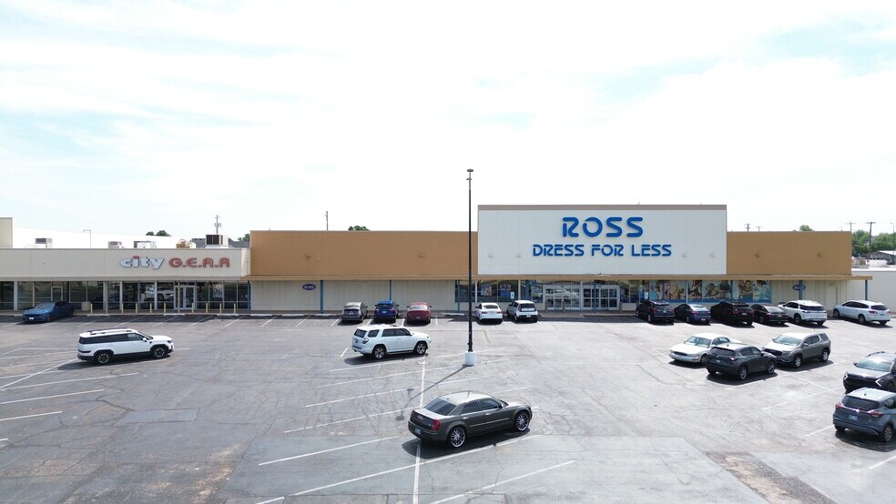100-200 N Air Depot Blvd, Oklahoma City, OK à louer - Photo du bâtiment - Image 3 de 16