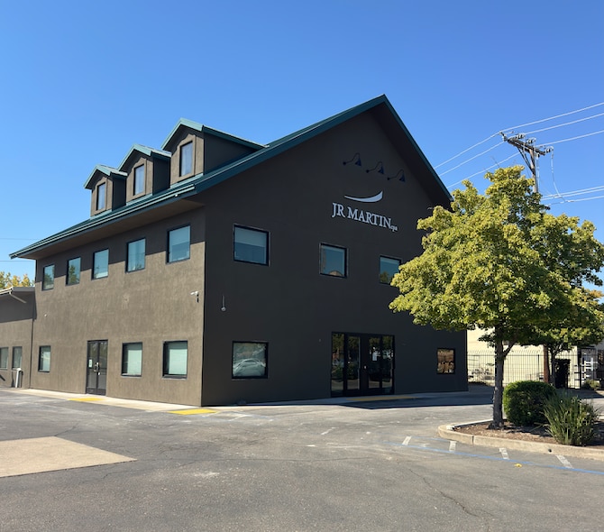 1155 Del Monte St, Redding, CA for lease Primary Photo- Image 1 of 12