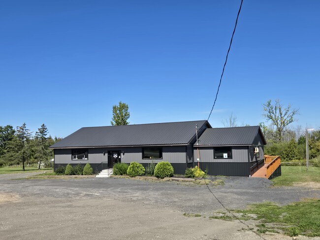 More details for 5571 State Route 5, Vernon, NY - Retail for Sale