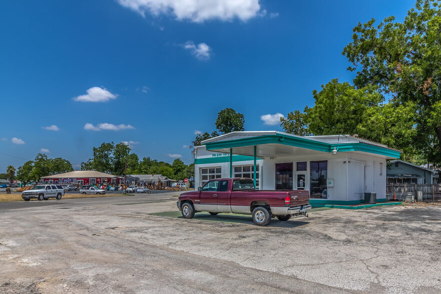 211 N Business Ih 35, New Braunfels, TX for sale - Building Photo - Image 3 of 20