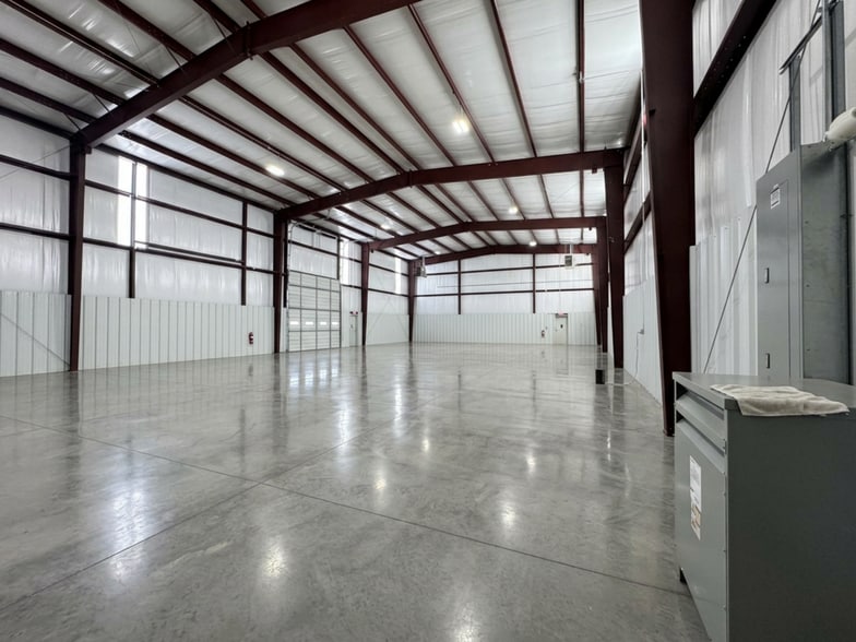8301 SW 23rd Pl, Oklahoma City, OK for lease - Building Photo - Image 1 of 10