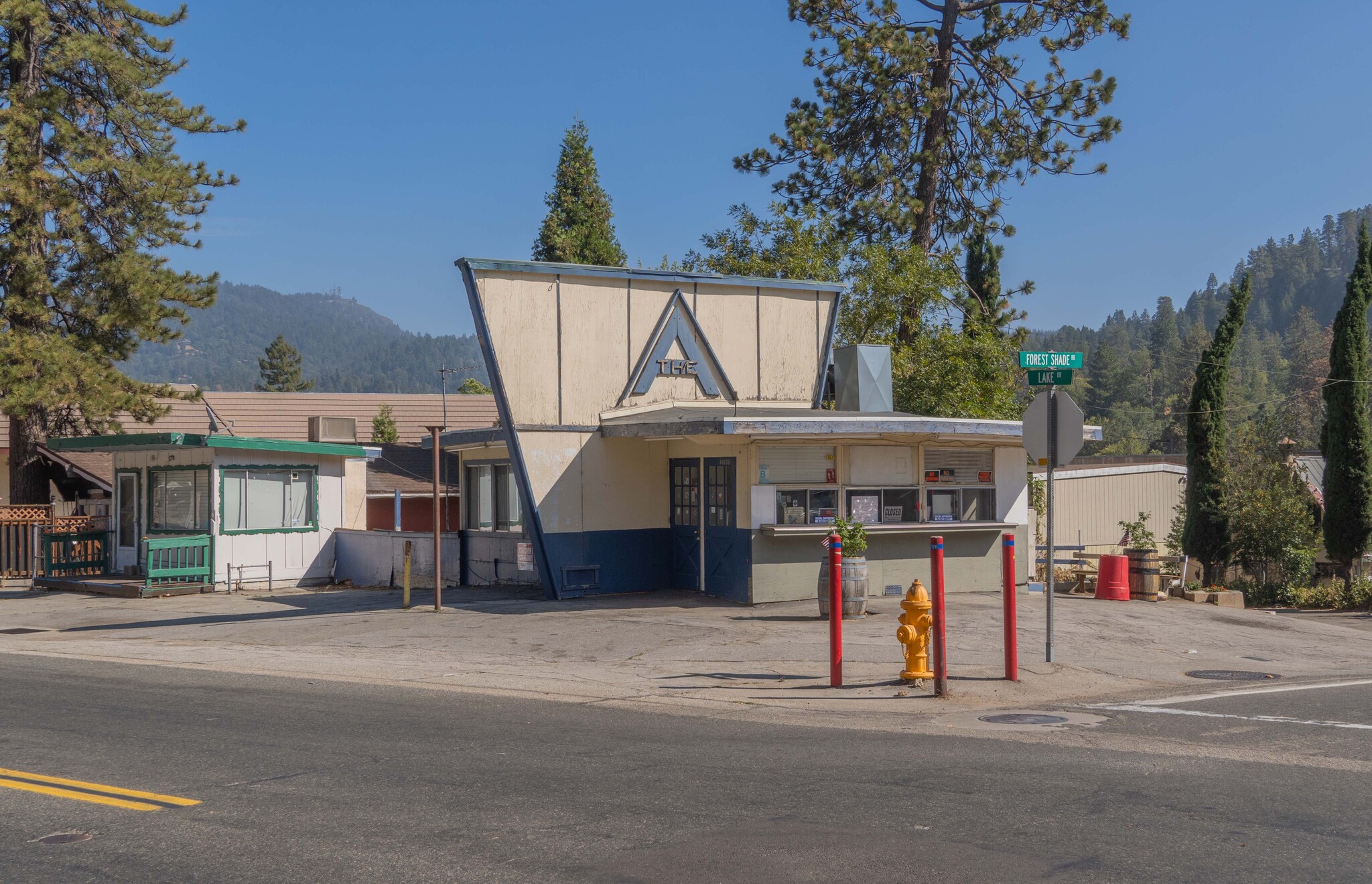 24075 Lake Dr, Crestline, CA à vendre Photo du bâtiment- Image 1 de 1