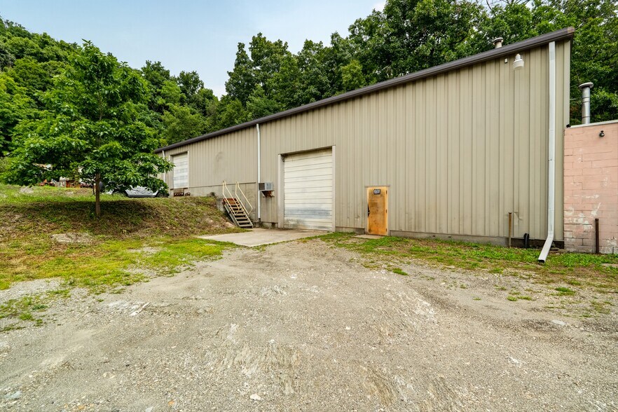 1397 Route 55, Lagrangeville, NY à vendre - Photo du bâtiment - Image 3 de 23