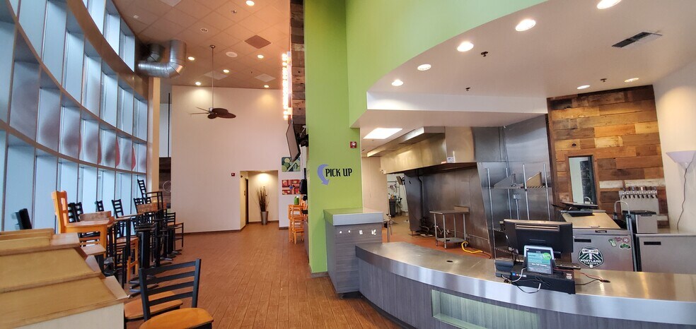 1926 W Burnside, Portland, OR à louer - Photo intérieure - Image 2 de 17