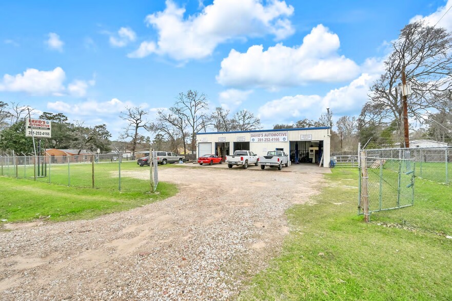 26702 N Marek Ln, Magnolia, TX à vendre - Photo du bâtiment - Image 2 de 11