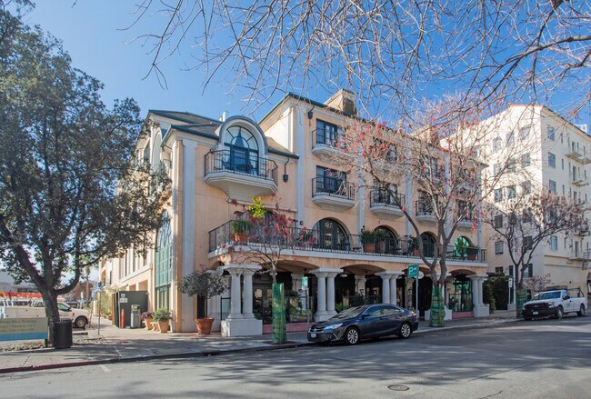 Plus de détails pour 520 Cowper St, Palo Alto, CA - Commerce de détail à louer