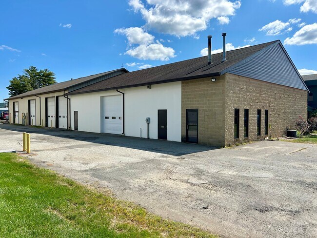 Plus de détails pour 571 Southampton Rd, Westfield, MA - Industriel à louer
