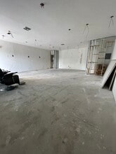 375 NE 54th St, Miami, FL à louer Photo intérieure- Image 2 de 7