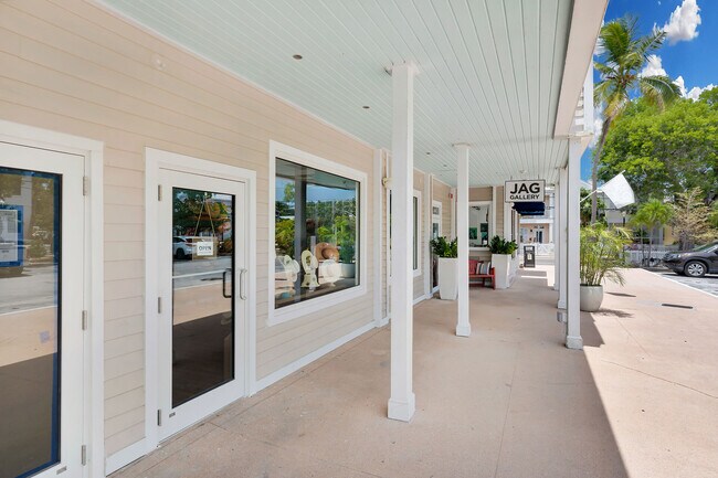 Plus de détails pour 1075 Duval St, Key West, FL - Commerce de détail à vendre