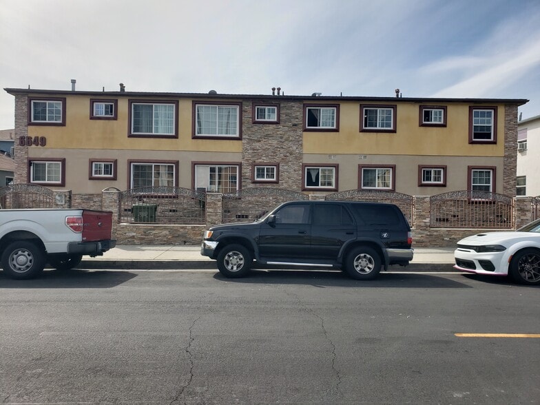 6649 Sepulveda Blvd, Van Nuys, CA for sale - Building Photo - Image 2 of 11
