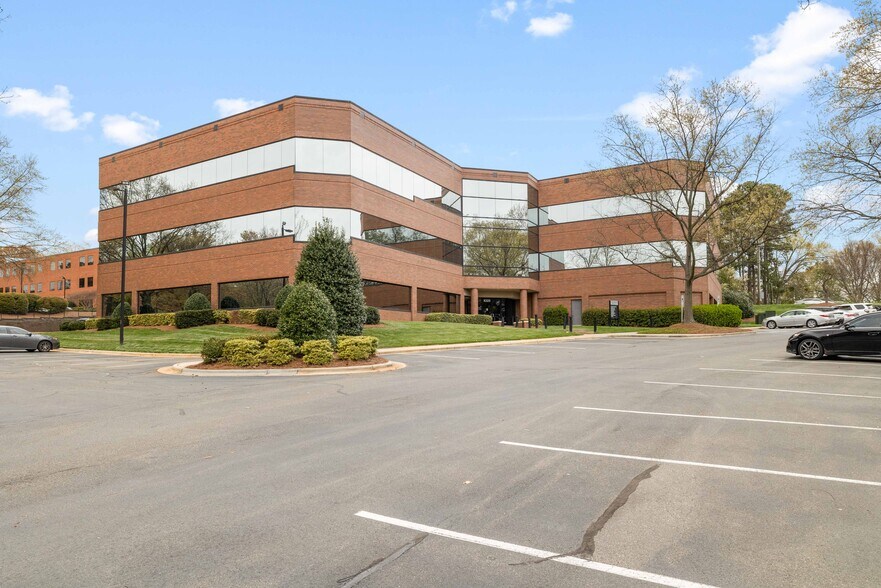 4325 Lake Boone Trl, Raleigh, NC à louer - Photo du bâtiment - Image 2 de 10