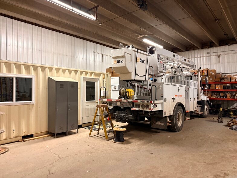 1814 23rd St S, Moorhead, MN for lease - Building Photo - Image 2 of 5