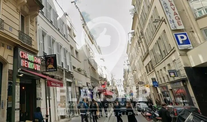 Commerce de détail dans Paris à louer - Photo du bâtiment - Image 2 de 2