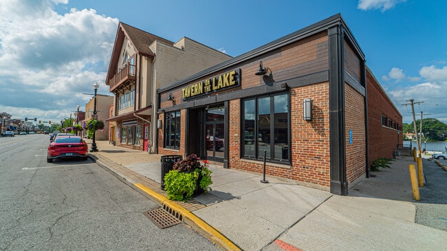 Plus de détails pour 200 Main St, Hobart, IN - Commerce de détail à vendre