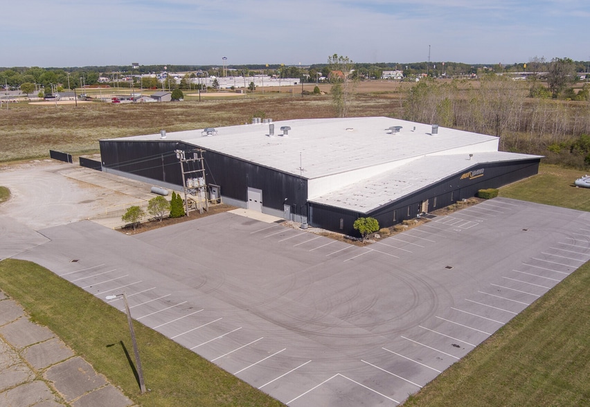 851 Industrial Dr, Wapakoneta, OH for lease - Primary Photo - Image 1 of 1