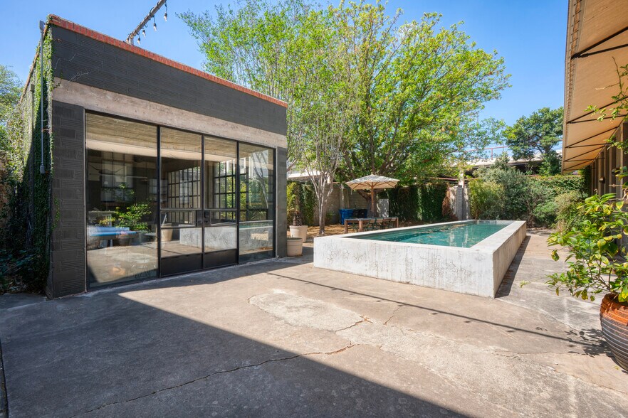 311-321 Sixth St, San Antonio, TX à vendre - Photo du bâtiment - Image 2 de 52