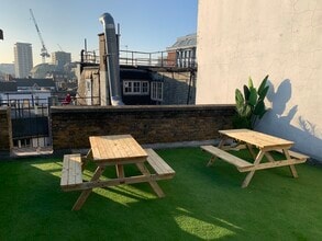 129-131 Oxford St, Londres à louer Photo intérieure- Image 1 de 9