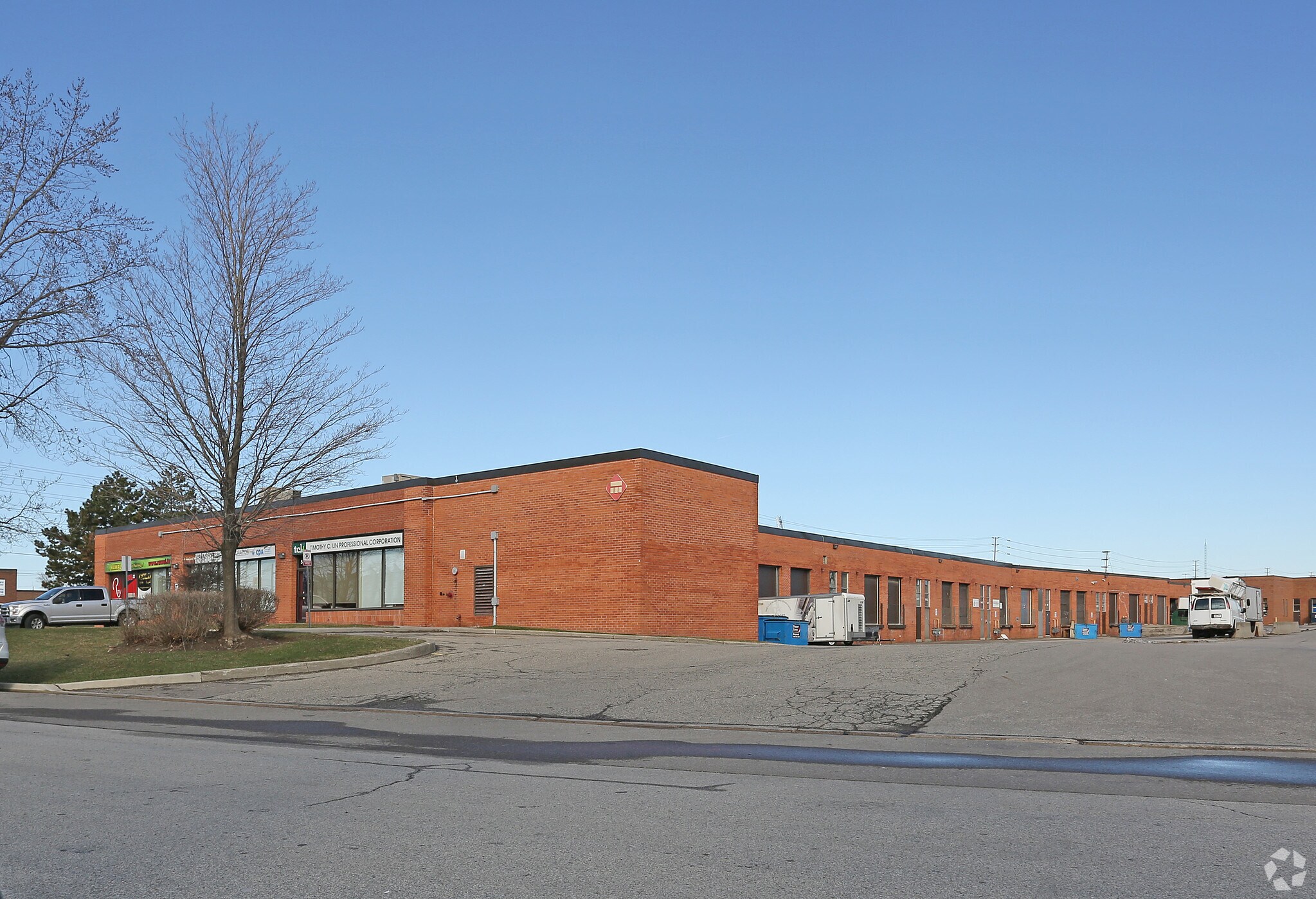 5127-5171 Tomken Rd, Mississauga, ON à vendre Photo principale- Image 1 de 1