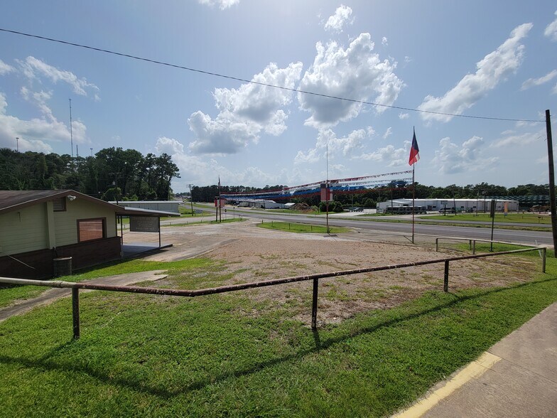 145 Pan American Dr, Livingston, TX à louer - Photo principale - Image 1 de 16