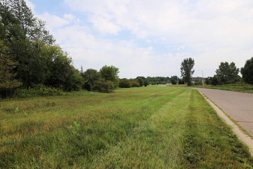 Charter Dr, Flint, MI for sale - Building Photo - Image 2 of 18