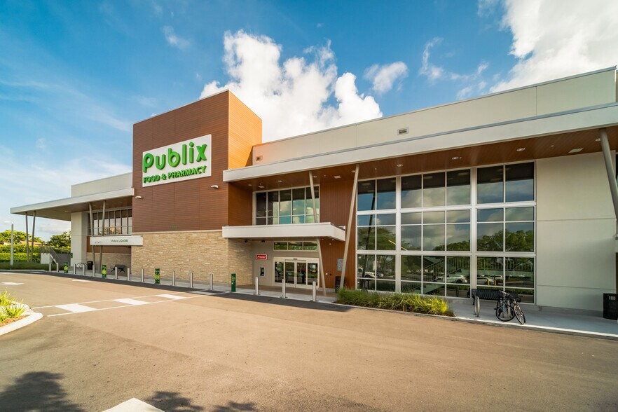 13005-13145 SW 89th Pl, Miami, FL à louer - Photo du bâtiment - Image 1 de 9