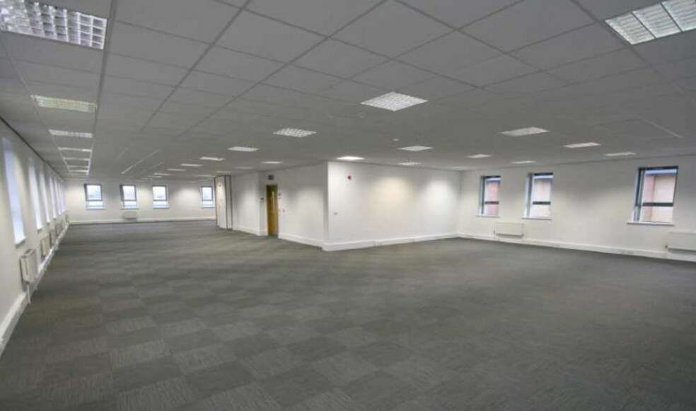 2 Sandbeck Ct, Wetherby à louer - Photo intérieure - Image 3 de 15