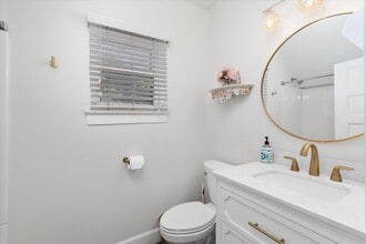 136-140 W 3rd Ave, Escondido, CA à vendre Photo intérieure- Image 2 de 33