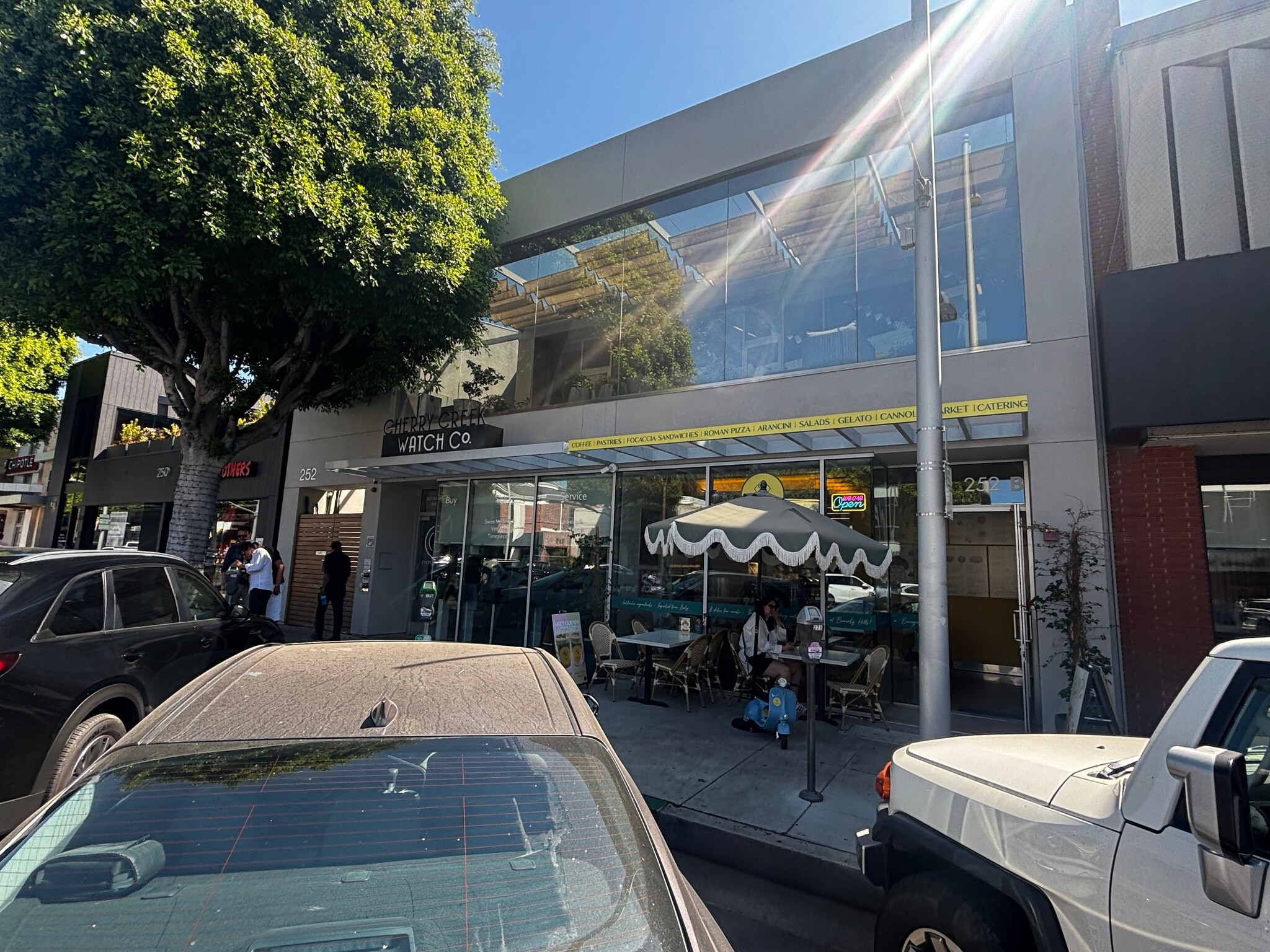 252 S Beverly Dr, Beverly Hills, CA for lease Building Photo- Image 1 of 3