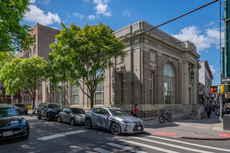 114-20 Jamaica Ave, Jamaica, NY à vendre - Photo du bâtiment - Image 3 de 13