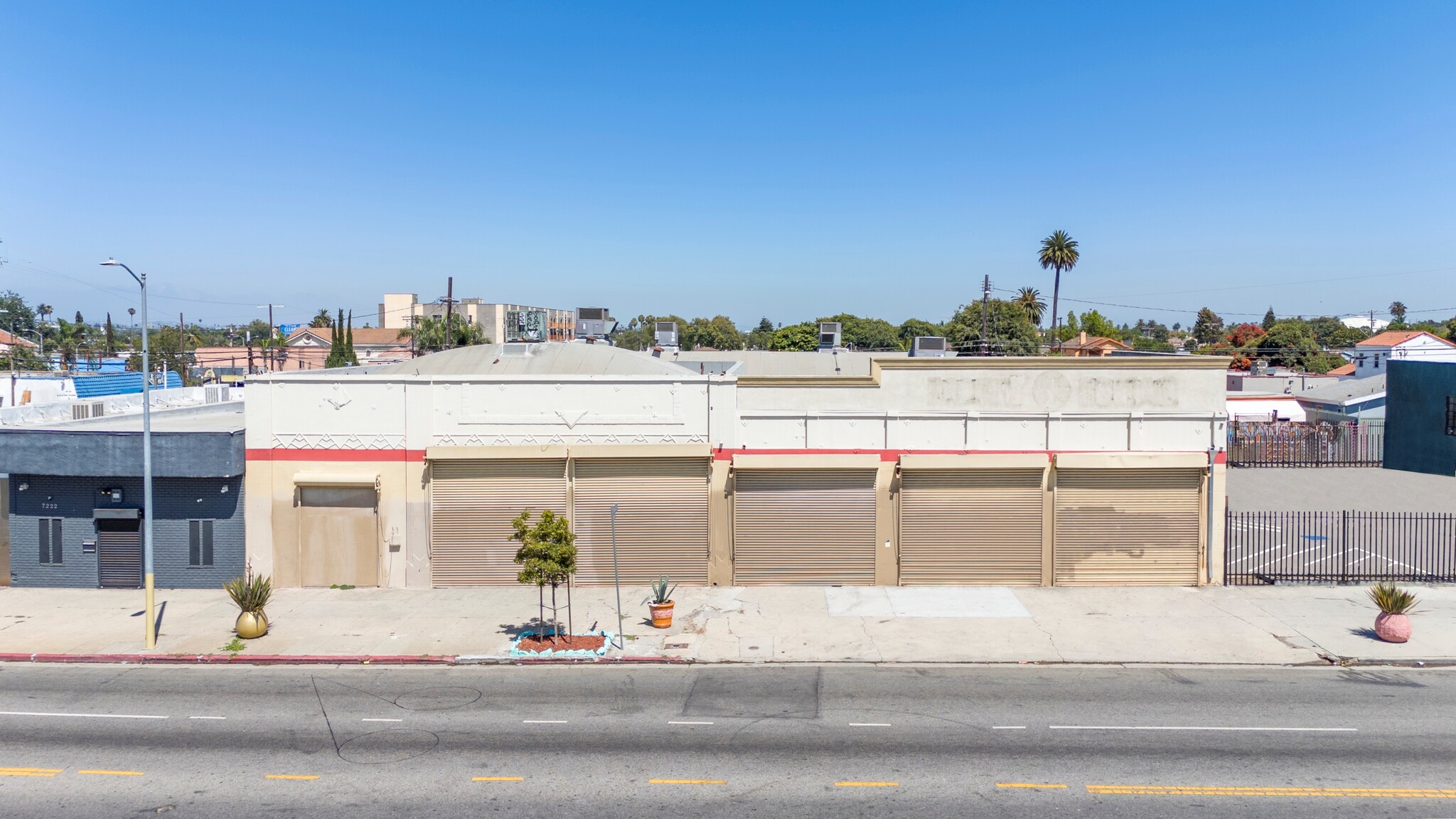 7300 S Western Ave, Los Angeles, CA à vendre Photo du bâtiment- Image 1 de 11