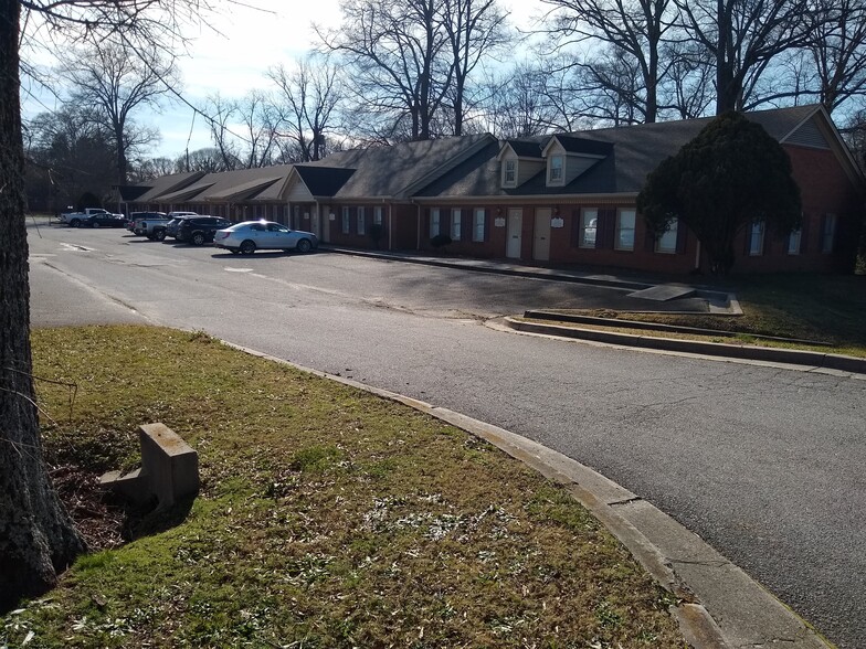 118 North Ave, Jonesboro, GA for lease - Building Photo - Image 3 of 13