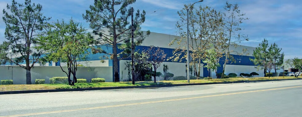 1010 E Belmont St, Ontario, CA for lease - Building Photo - Image 3 of 11