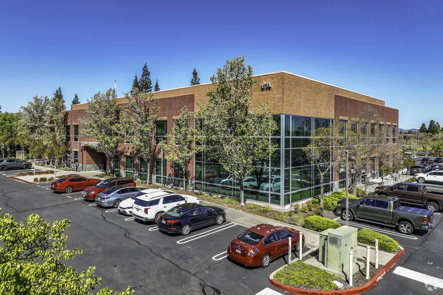 1731 E Roseville Pky, Roseville, CA for lease - Building Photo - Image 1 of 6