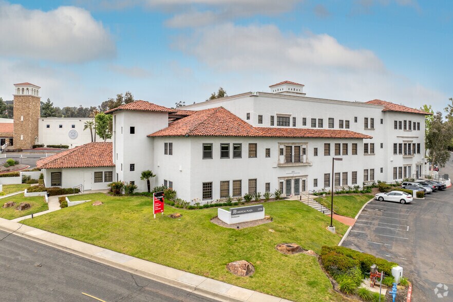 11770 Bernardo Plaza Ct, San Diego, CA à louer - Photo du bâtiment - Image 2 de 32