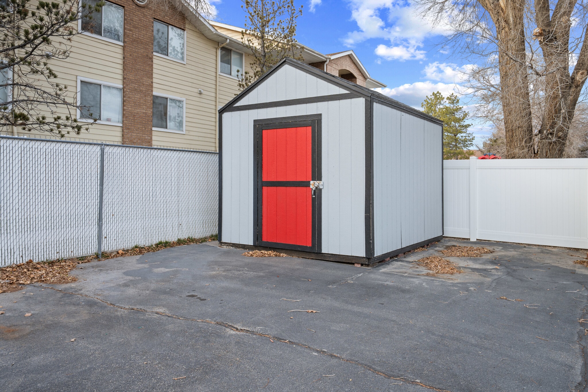 9386 S Redwood Rd, West Jordan, UT à vendre Photo intérieure- Image 1 de 2