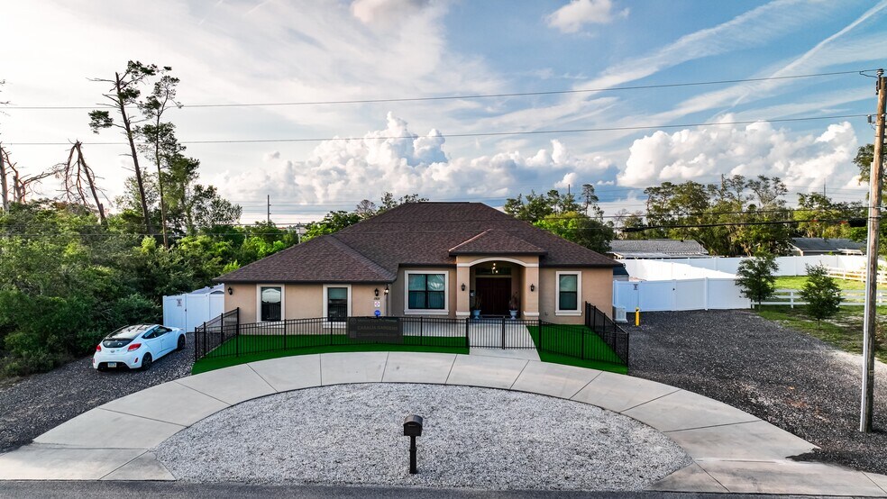 13031 Partridge St, Spring Hill, FL à vendre - Photo du bâtiment - Image 3 de 51