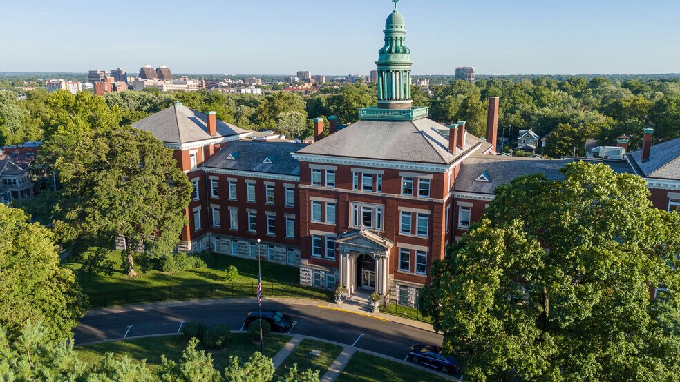 1111 W 39th St, Kansas City, MO à louer - Photo principale - Image 1 de 11