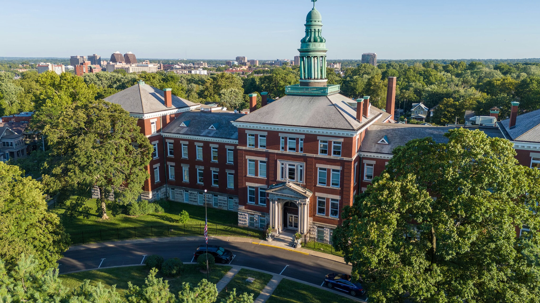 1111 W 39th St, Kansas City, MO for lease Primary Photo- Image 1 of 12