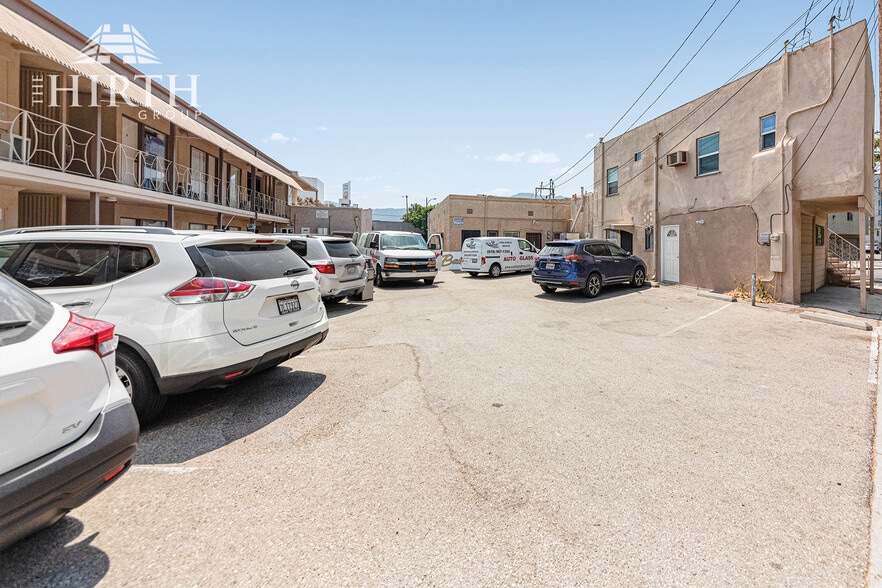 2221-2225 W Olive Ave, Burbank, CA for lease - Building Photo - Image 2 of 6