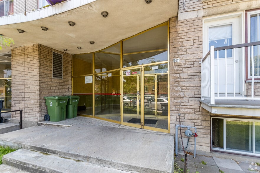 10300 Tsse Fleury, Montréal, QC à vendre - Photo du bâtiment - Image 2 de 4