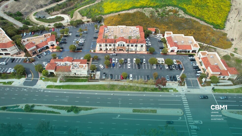 1001 Avenida Pico, San Clemente, CA à louer - Vidéo sur l’inscription commerciale - Image 2 de 11