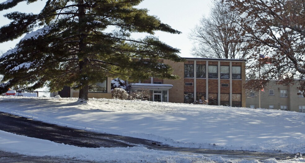 4850 Madison Rd, Cincinnati, OH for sale - Building Photo - Image 2 of 2