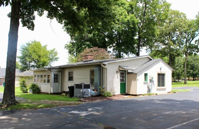 2797 N Highland Ave, Jackson, TN à louer - Photo du bâtiment - Image 2 de 5