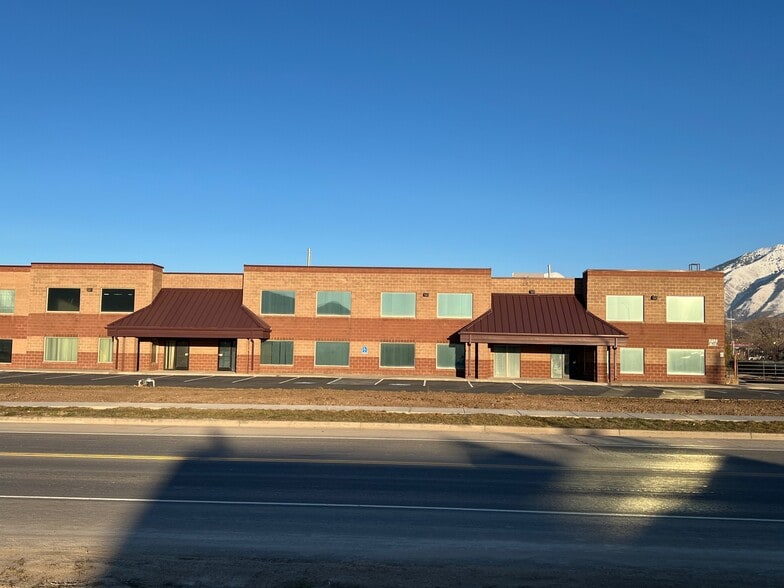 1693 W American Way, Payson, UT for lease - Building Photo - Image 2 of 37