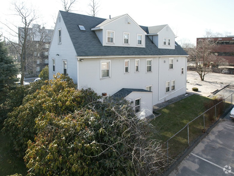 111 Gillett St, Hartford, CT for sale - Building Photo - Image 2 of 4