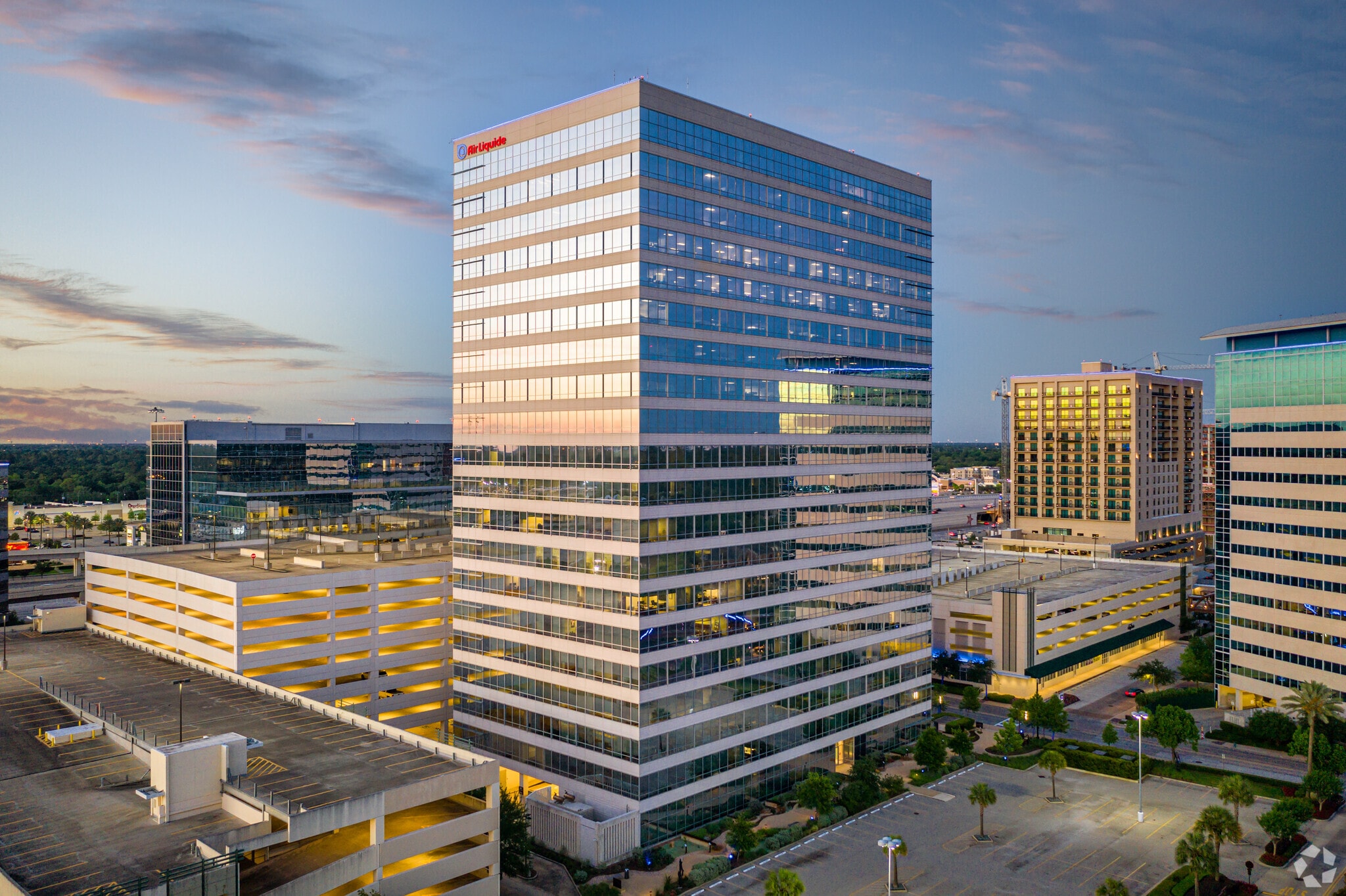 9811 Katy Fwy, Houston, TX for lease Primary Photo- Image 1 of 8