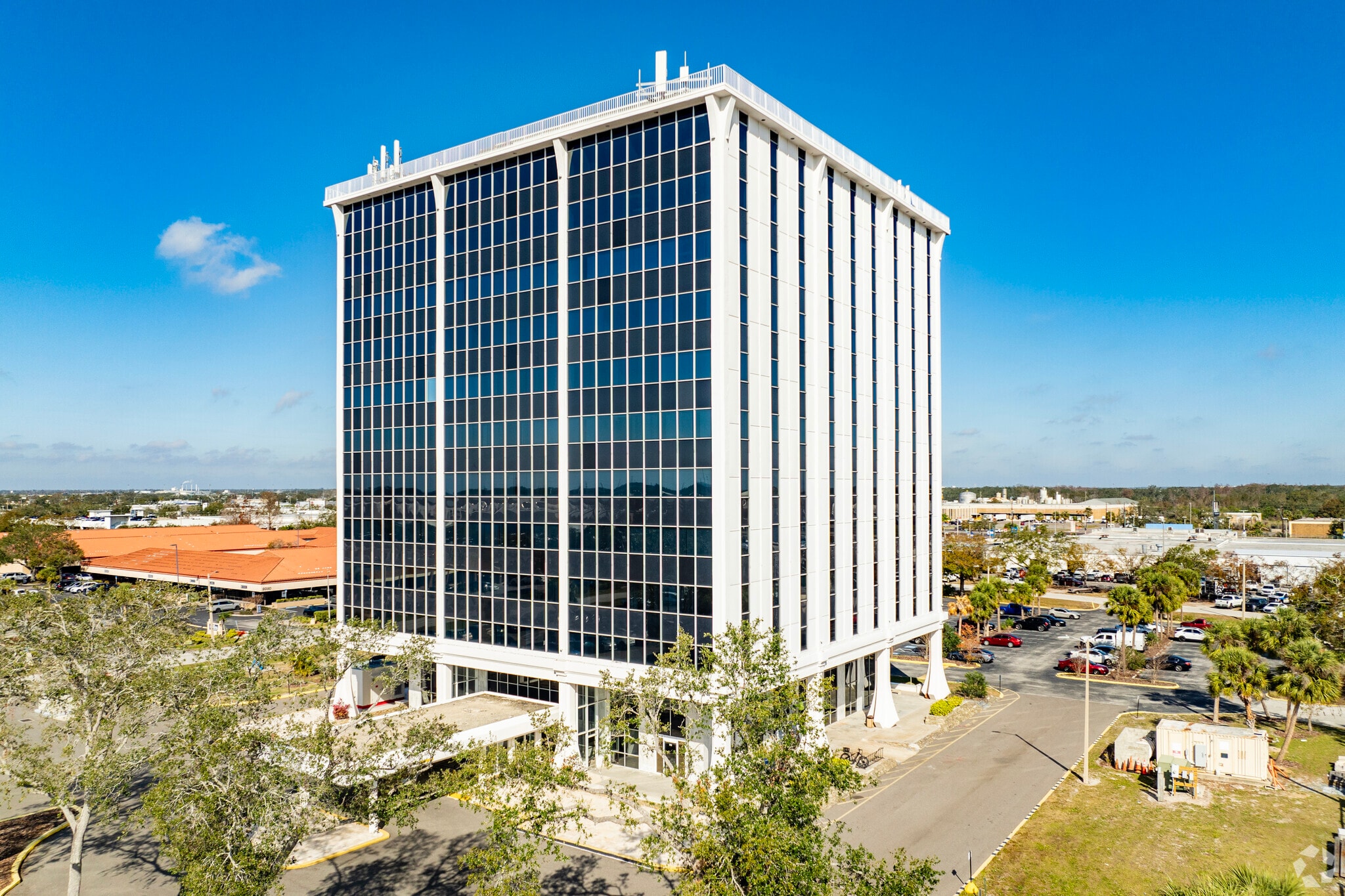 410 S Ware Blvd, Tampa, FL for sale Primary Photo- Image 1 of 36