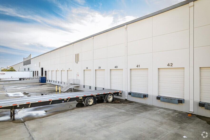 13323 S Gessner Rd, Missouri City, TX for lease - Building Photo - Image 3 of 4